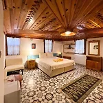 Apartment Liya Boutique & *
