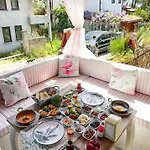 Liya Boutique & Apartment *