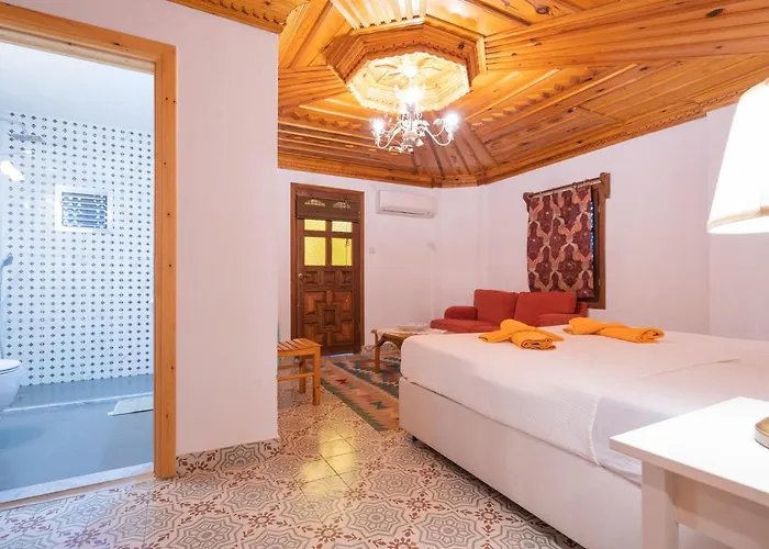 Liya Boutique & Akyaka