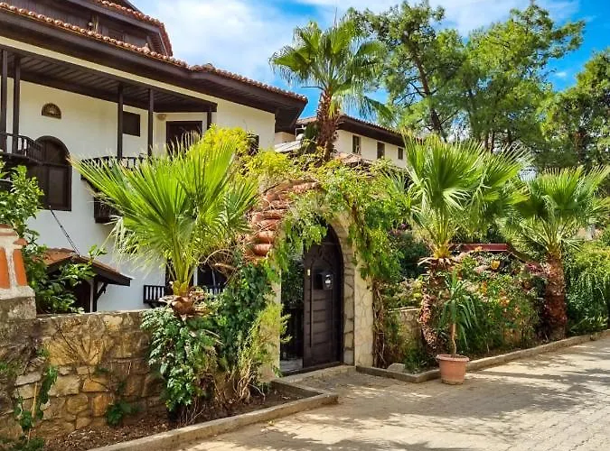 Liya Boutique & * Akyaka