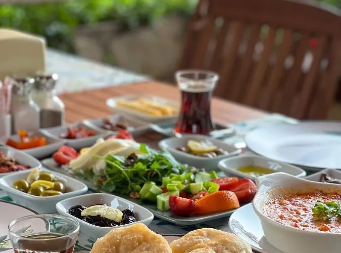 Liya Boutique & * Akyaka