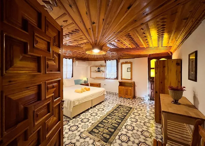 Liya Boutique & * Akyaka