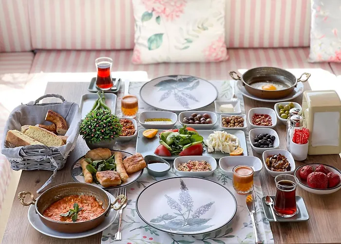 Liya Boutique & * Akyaka